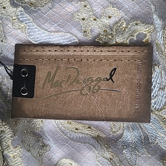 Mac Duggal Long Sleeve Applique V-Neck Gown Powder Blue sz 12 Beaded Formal - Picture 4 of 6